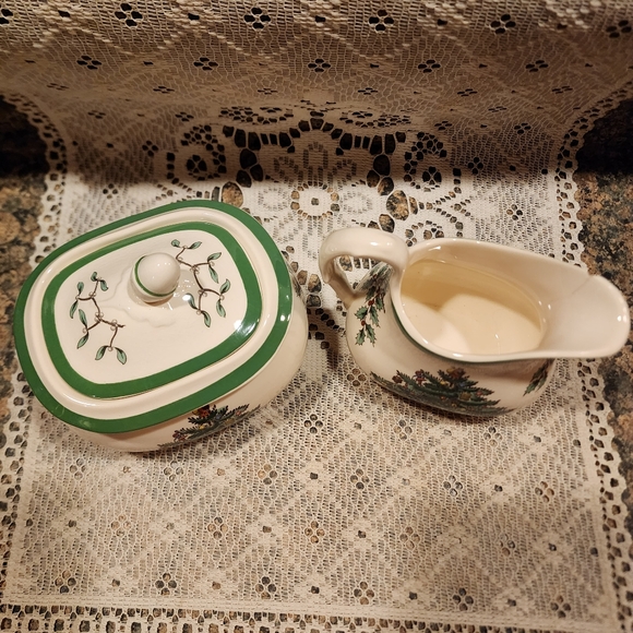 Spode Christmas Tree Creamer and Sugar Set - Picture 2 of 12